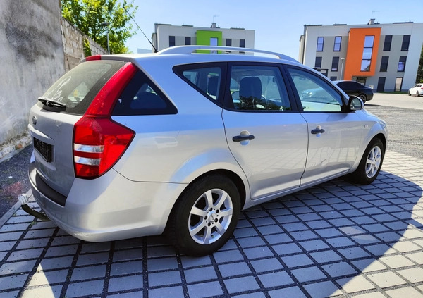 Kia Ceed cena 13900 przebieg: 181000, rok produkcji 2009 z Wolsztyn małe 79